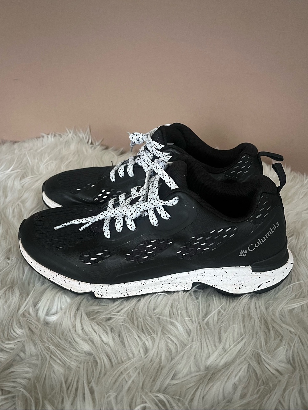 {Columbia} Vitesse Trail Hiking / Running Shoes in Black - Womens 7.5